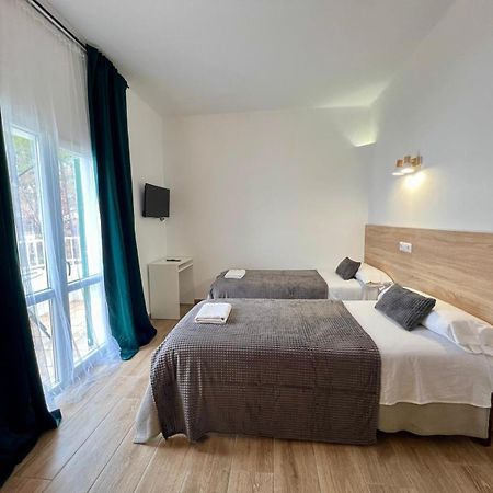 Hostal Oasis Dor Кала д'Ор Екстер'єр фото